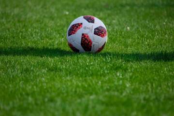 4-0，3-2！主帅带队4场赛后直接辞职，曼联等了1003天大胜，16岁小将补时造绝杀（配图示…